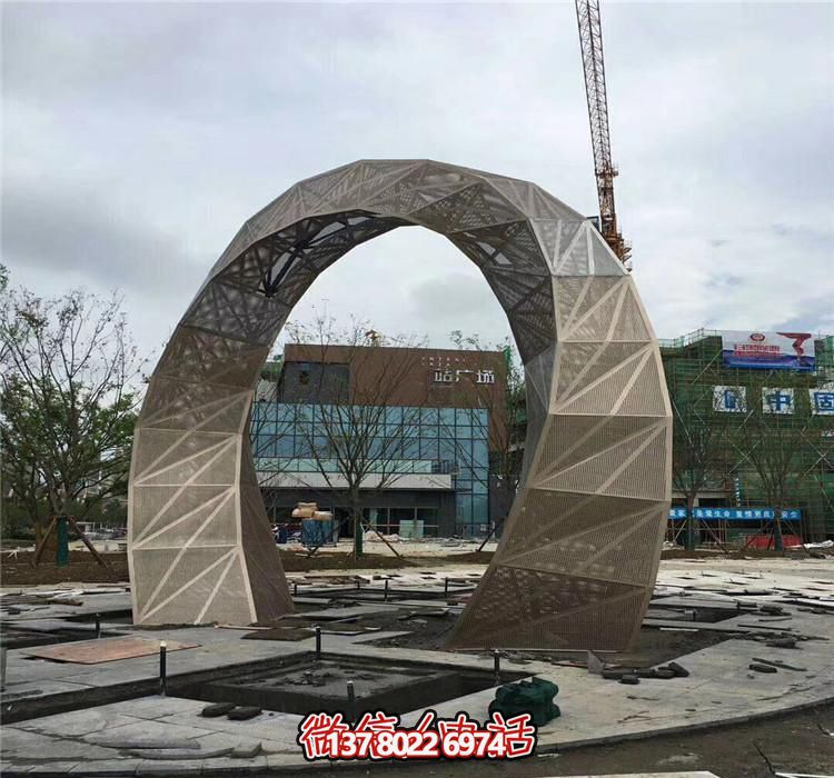 不銹鋼網(wǎng)格拱門雕塑,點綴廣場 不銹鋼網(wǎng)格拱門雕塑,點綴廣場
