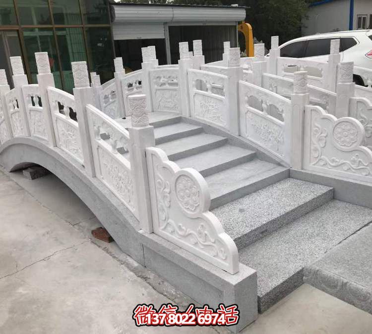 美麗的漢白玉石拱橋，伴您一路暢游！