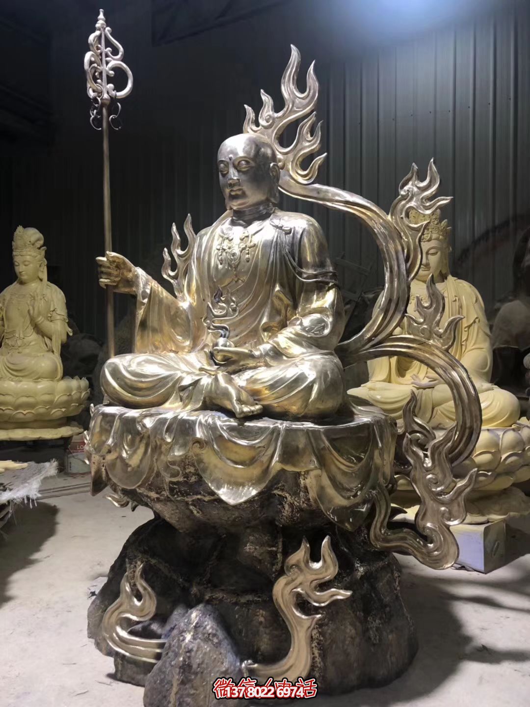 游覽地藏王大型寺廟景區，感受精美雕塑的神秘魅力
