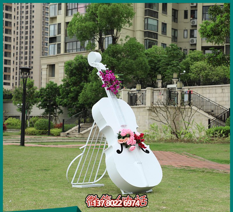 玻璃鋼雕塑,打造創(chuàng)意白色大提琴,點綴公園景區(qū) 玻璃鋼雕塑,打造創(chuàng)意白色大提琴,點綴公園景區(qū)