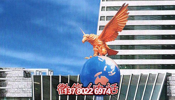 玻璃鋼老鷹彩繪雕塑給景區站立玻璃鋼雕塑增添精彩 玻璃鋼老鷹彩繪雕塑給景區站立玻璃鋼雕塑增添精彩