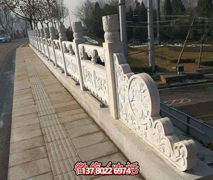 現(xiàn)代城市綠化防護(hù)欄桿,融入自然元素的花崗巖石雕 現(xiàn)代城市綠化防護(hù)欄桿,融入自然元素的花崗巖石雕