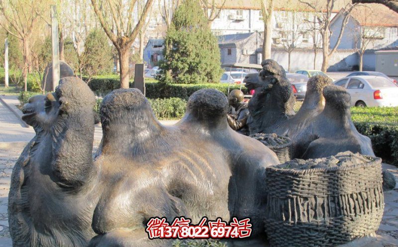 玻璃鋼駱駝雕塑,欣賞公園里歪頭看玻璃創(chuàng)意 玻璃鋼駱駝雕塑,欣賞公園里歪頭看玻璃創(chuàng)意