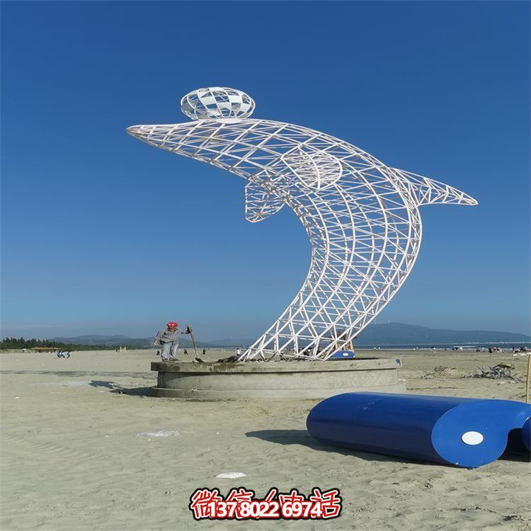 不銹鋼海豚鏤空雕塑，點(diǎn)綴大型景觀廣場