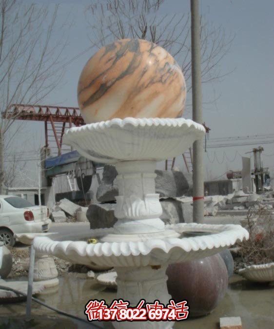 公園完美融合大理石、風水球、噴泉和雕塑的美景