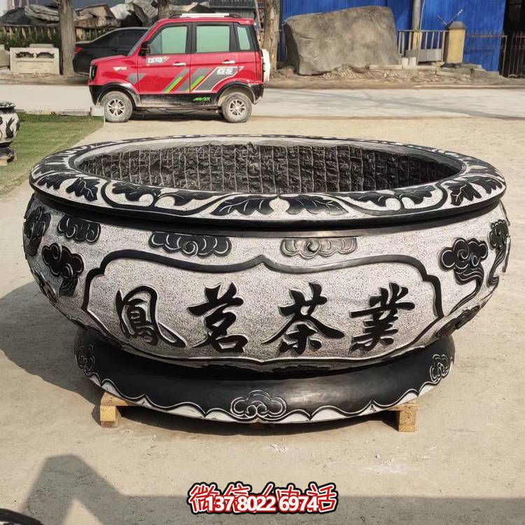 仿古青石荷花水缸，配合庭院戶外，點綴人間養魚園