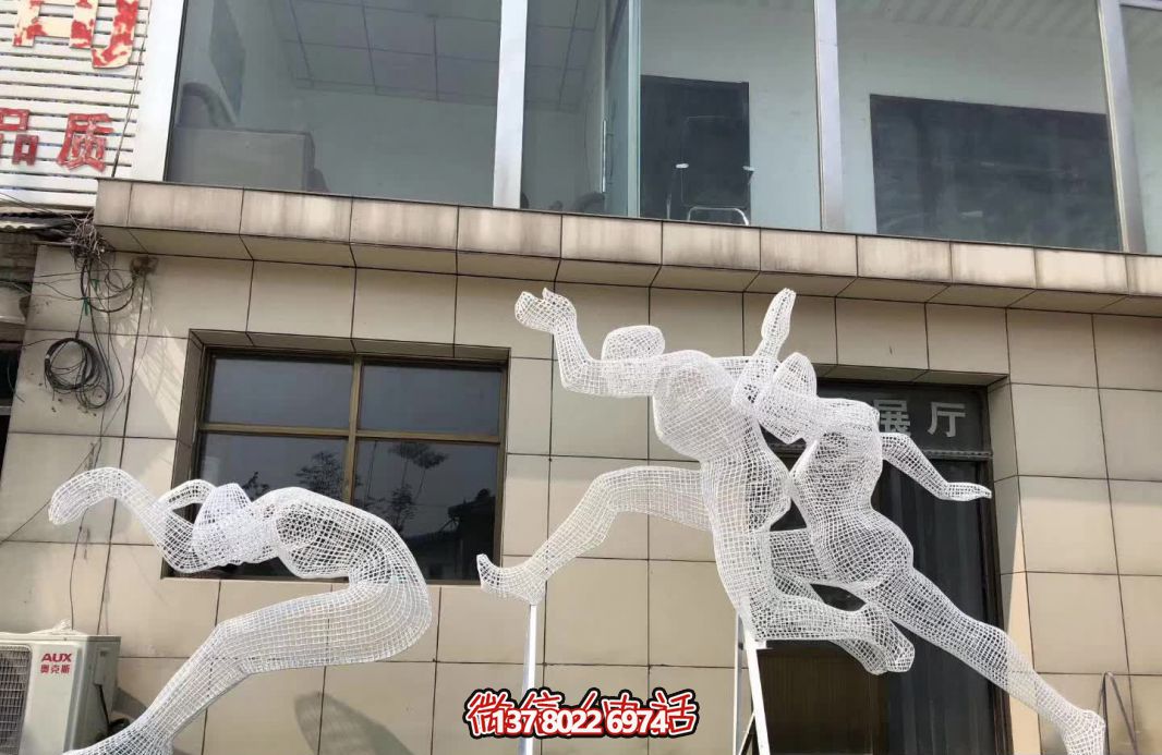 學院操場創(chuàng)意網(wǎng)格不銹鋼運動跳遠人物雕塑 學院操場創(chuàng)意網(wǎng)格不銹鋼運動跳遠人物雕塑
